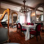 فندق مبيت وإفطار Le Domaine Du Chateau Blanc A 10 Minutes De Pairi Daiza Jurbise