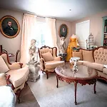 Le Domaine Du Chateau Blanc A 10 Minutes De Pairi Daiza 3*