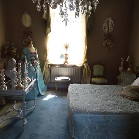 Bed & Breakfast Le Domaine Du Chateau Blanc A 10 Minutes De Pairi Daiza *