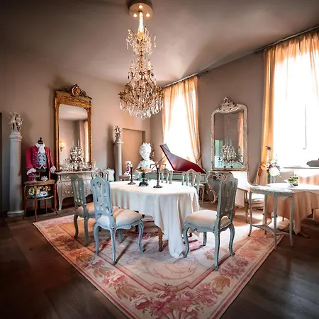 Couette-café Le Domaine Du Château Blanc à 10 Minutes De Pairi Daiza 3*