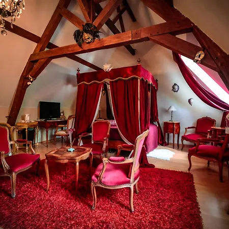 Le Domaine Du Chateau Blanc A 10 Minutes De Pairi Daiza Bed & Breakfast 3*