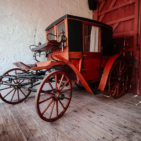 Le Domaine Du Chateau Blanc A 10 Minutes De Pairi Daiza Bed & Breakfast