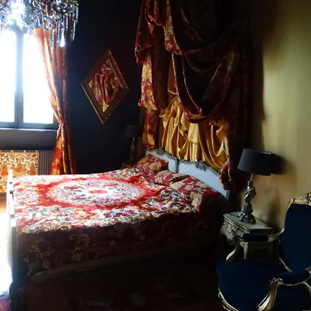 Couette-café Le Domaine Du Château Blanc à 10 Minutes De Pairi Daiza 3*