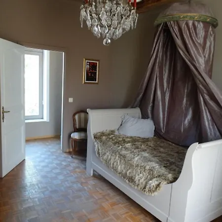 Bed & Breakfast Le Domaine Du Chateau Blanc A 10 Minutes De Pairi Daiza 3*
