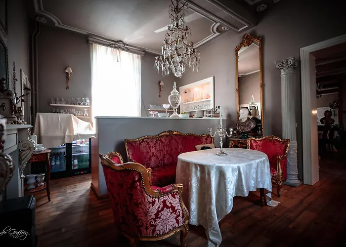 Le Domaine Du Chateau Blanc A 10 Minutes De Pairi Daiza 3*