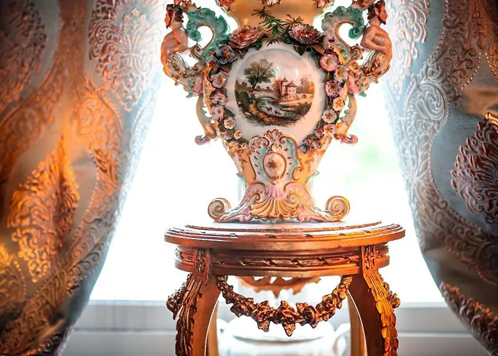 Le Domaine Du Chateau Blanc A 10 Minutes De Pairi Daiza 3* Jurbise