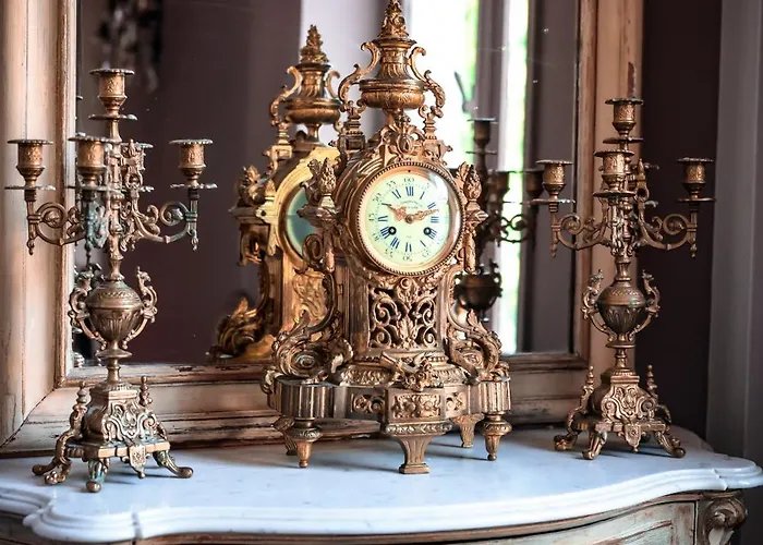 Le Domaine Du Chateau Blanc A 10 Minutes De Pairi Daiza Bed & Breakfast