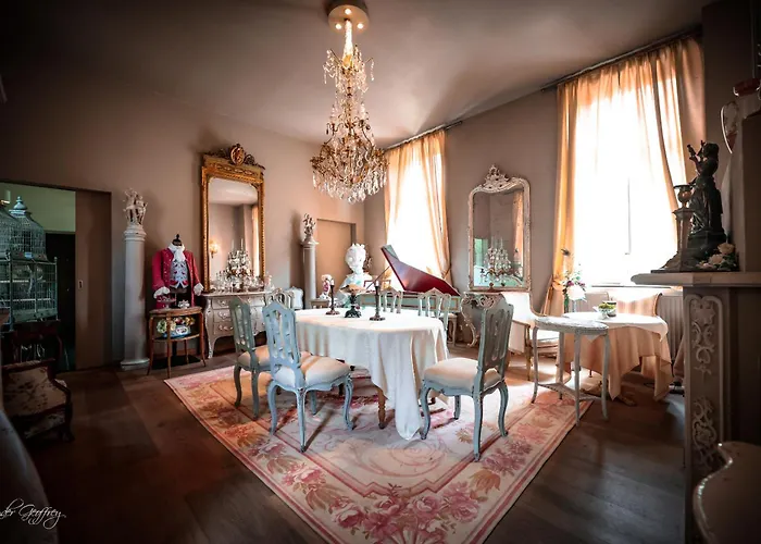 Le Domaine Du Chateau Blanc A 10 Minutes De Pairi Daiza 3* Jurbise