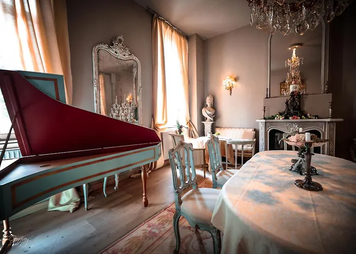 Le Domaine Du Chateau Blanc A 10 Minutes De Pairi Daiza