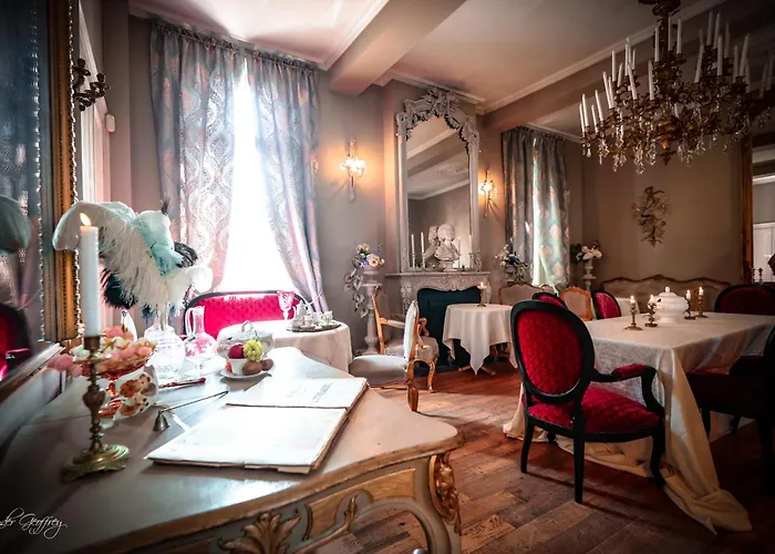 Le Domaine Du Chateau Blanc A 10 Minutes De Pairi Daiza 3* Jurbise