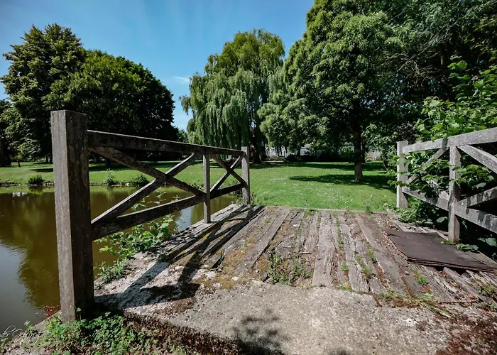 Bed & Breakfast Le Domaine Du Chateau Blanc A 10 Minutes De Pairi Daiza Jurbise